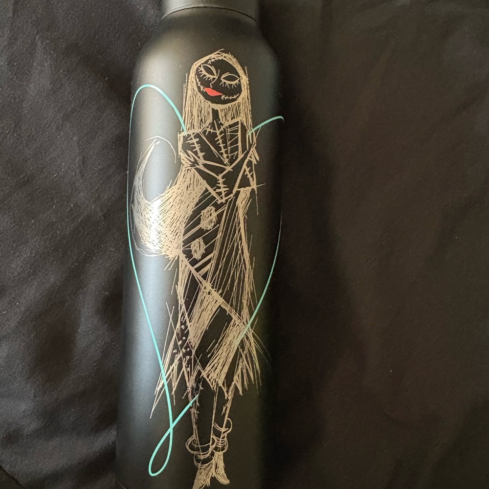 Disney Nightmare before Christmas”Sally”Black Water Bottle